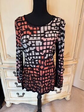 NIC+ZOE Black Long Sleeve Top with Coral & White Grid Motif